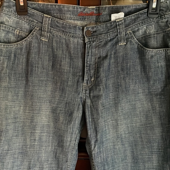 NWT Eddie Bauer Bootcut Lightweight Jeans 10 - Picture 2 of 9